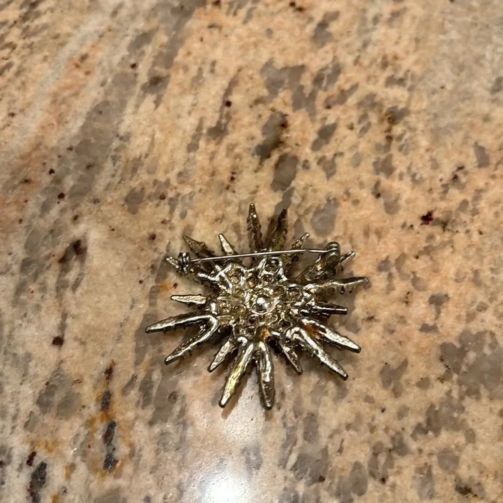 Gorgeous woman's pendant